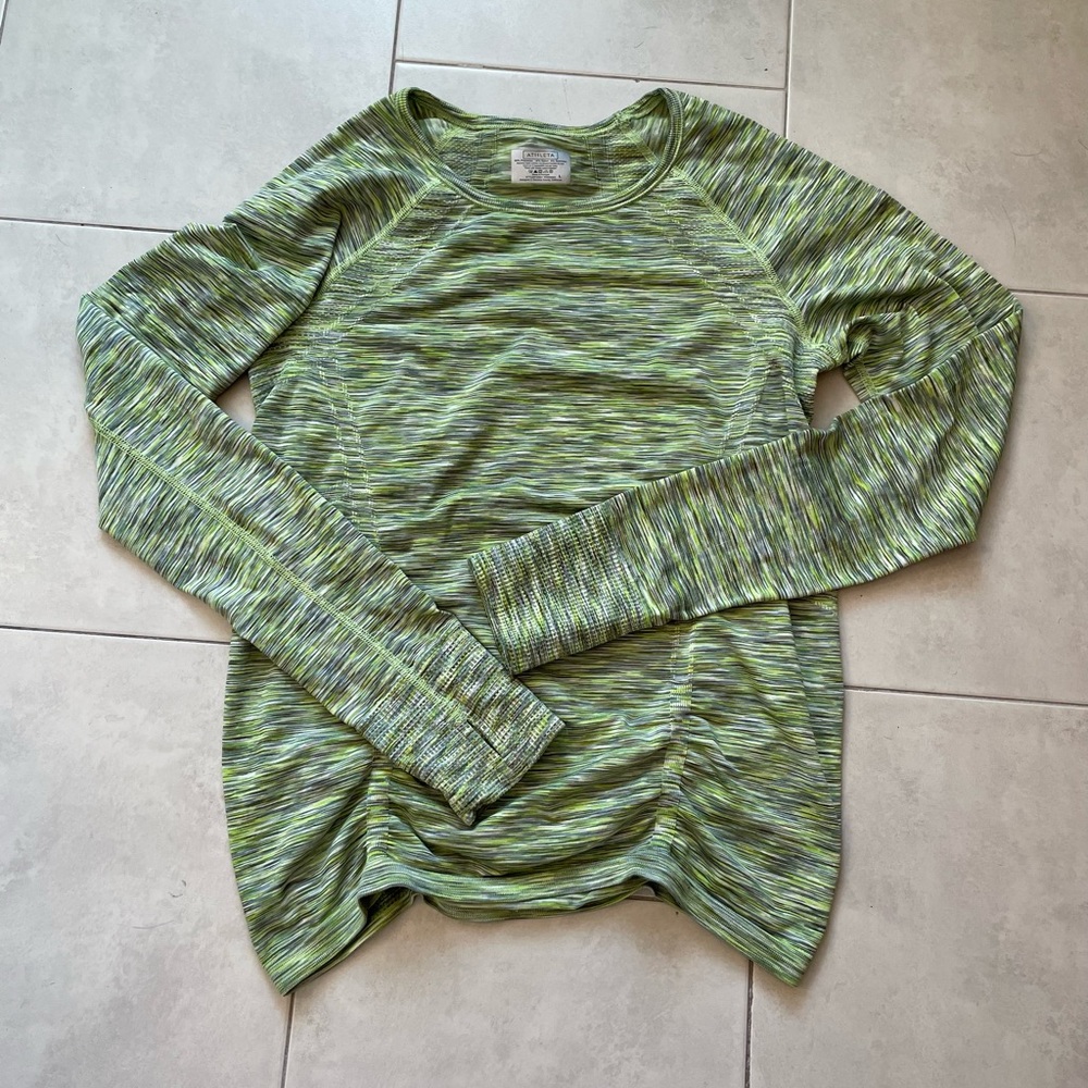 Size large Athleta workout shirt, EUC